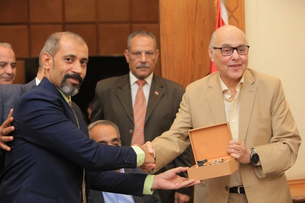 رئيس حزب الغد يكرم اعضاء أمانة الاسكندريه وتكليف الدكتور ” احمد شحاته ” امينا عاما لحزب الغد بمحافظة الاسكندريه
